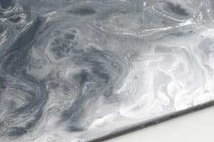 Metallic PLATINUM SILVER & ŽELEZNÁ SIVÁ – Epoxidová podlaha na liatie