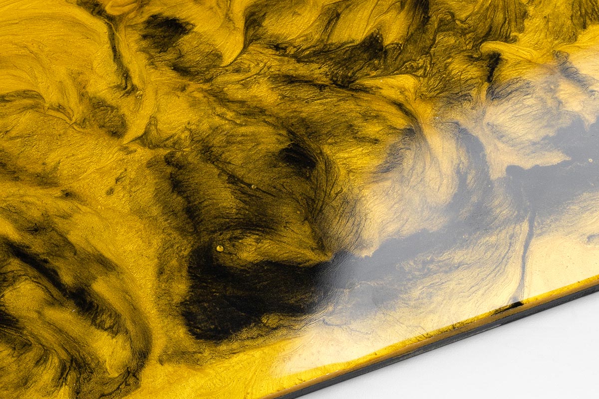 YELLOW GOLD & DEEP BLACK – Epoxidová živica na povrchy